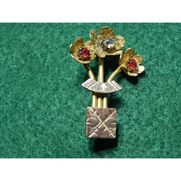 Elegant Crystal Gilt Metal Flower Brooch c 1930 - Picture 8 of 8